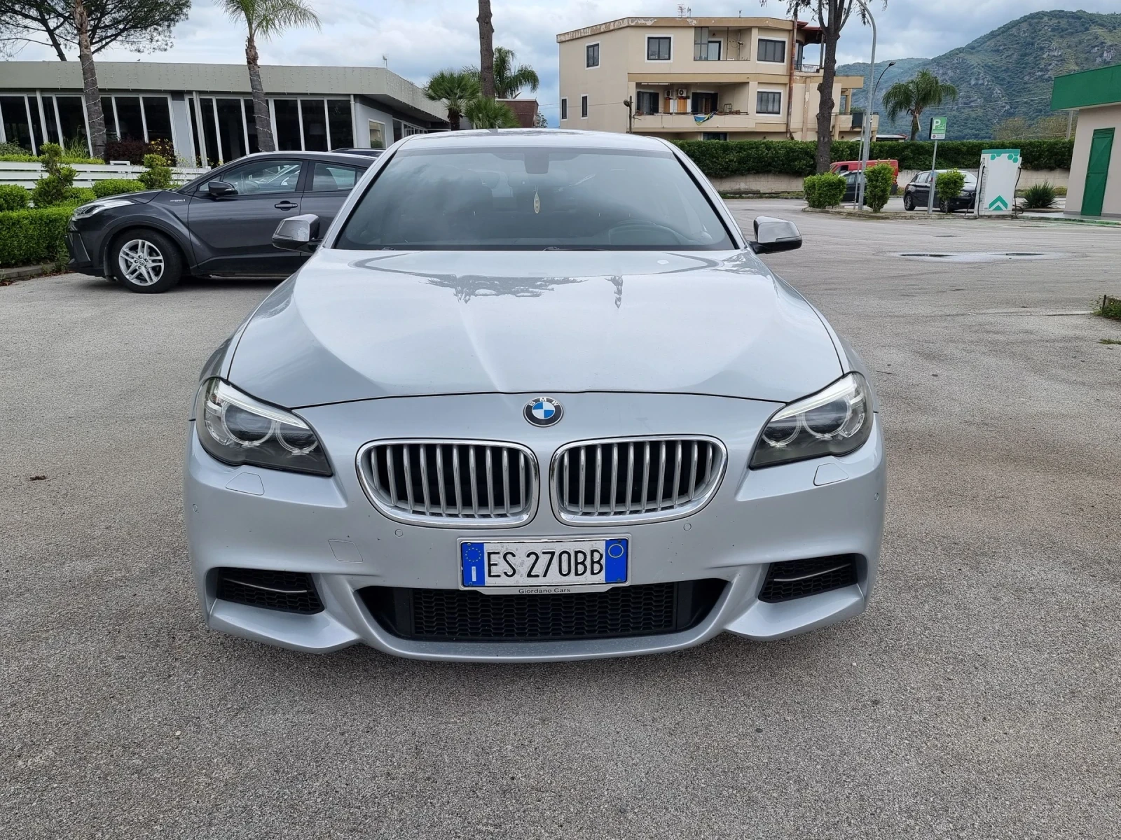 BMW 550 Performans M X-DRIVE - изображение 2