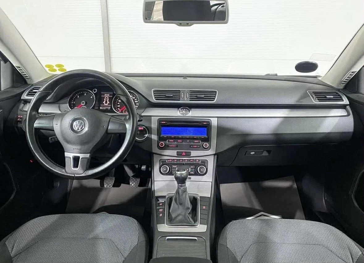 VW Passat  - изображение 4