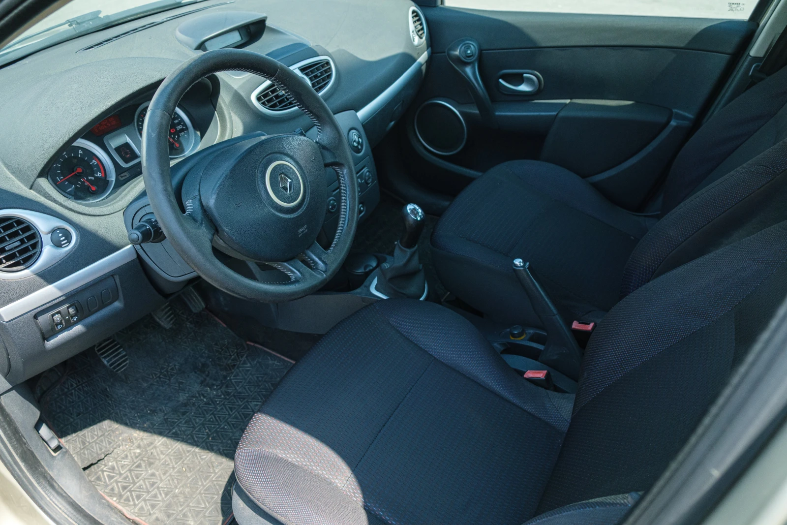 Renault Clio  - изображение 9
