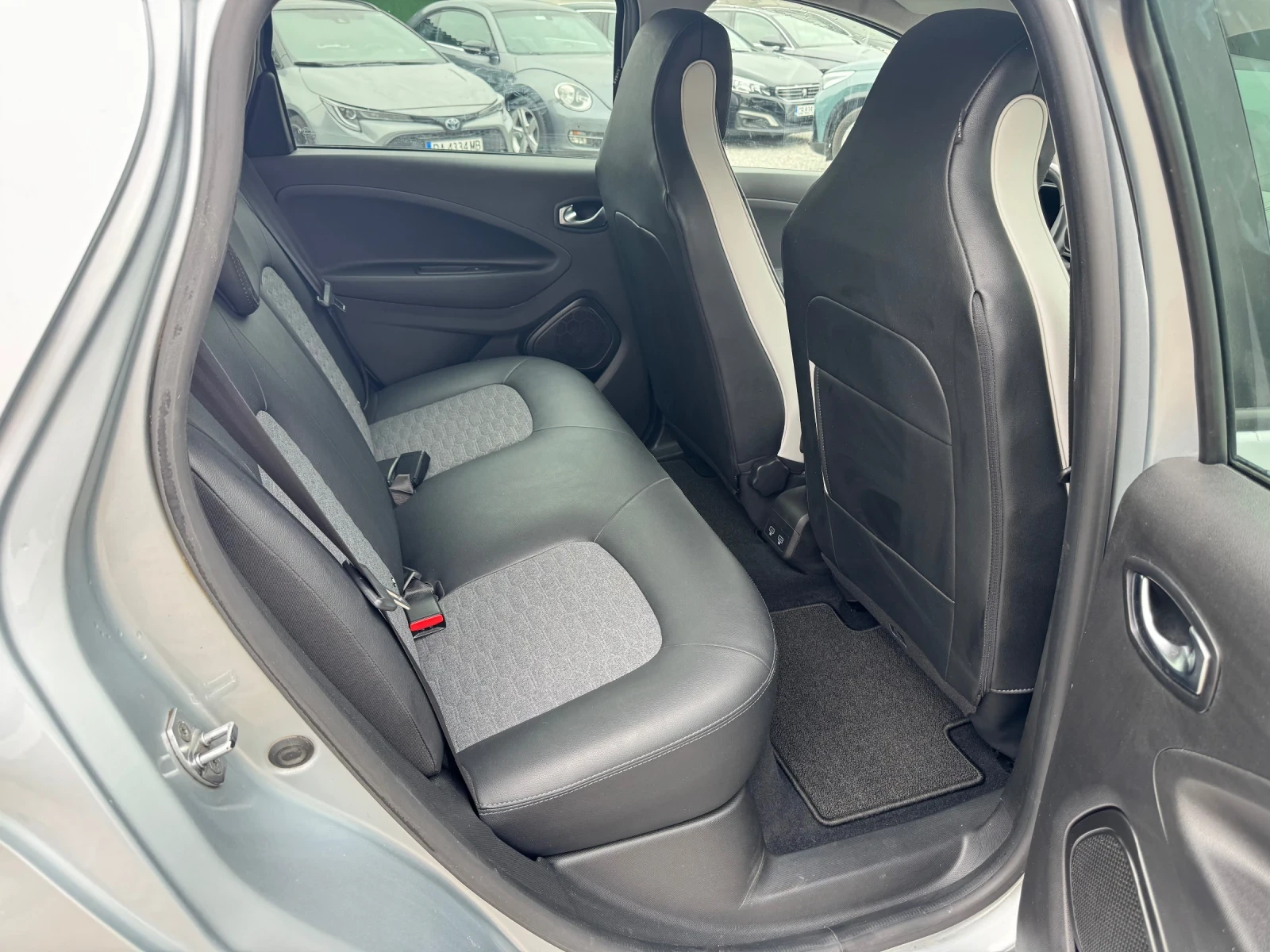 Renault Zoe 400км* 52КВЧ* КОЖА* NAVI* LED* KEYLESS* 6.2022г | Mobile.bg — изображение 13