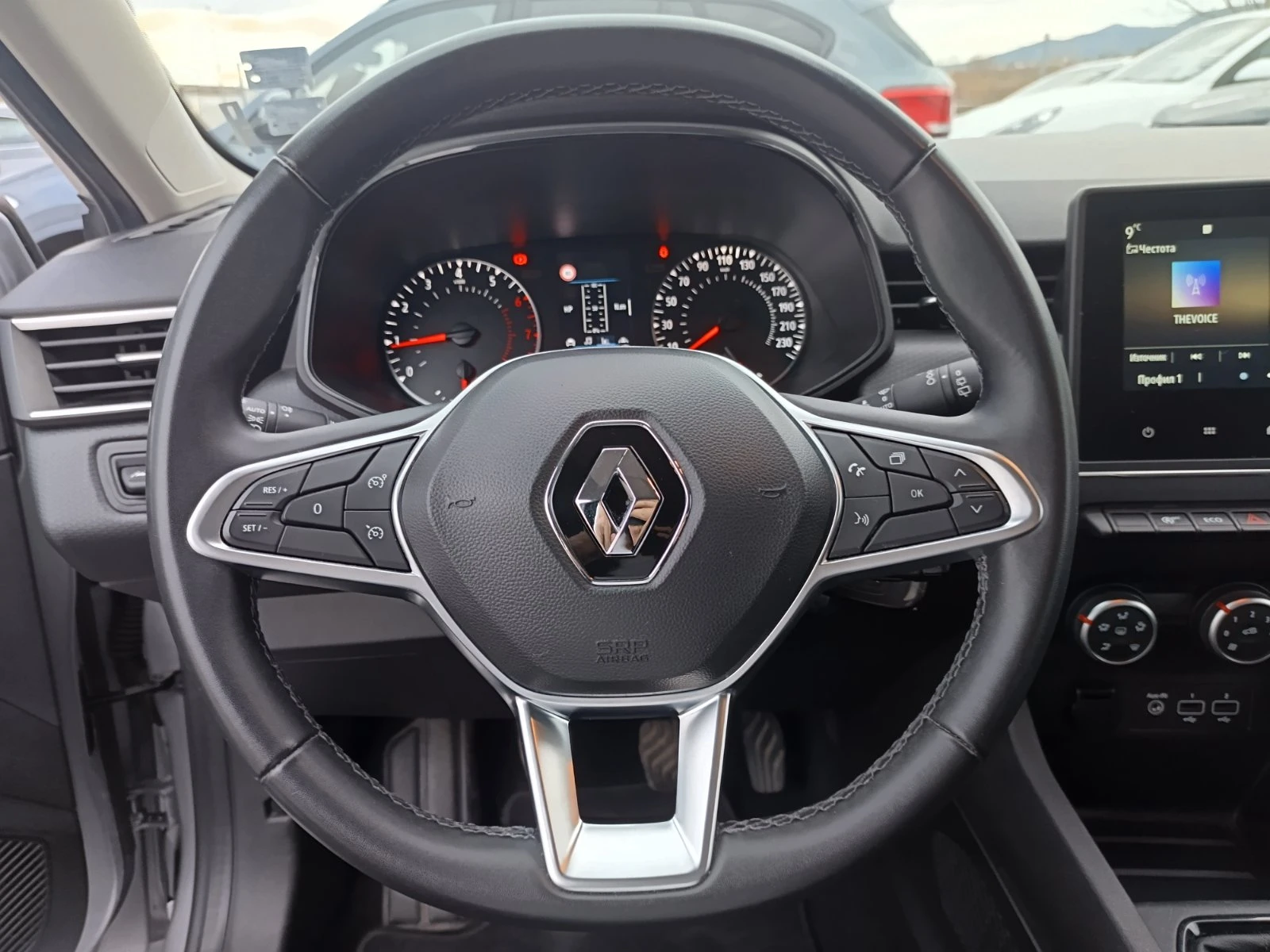 Renault Clio eqеuilibre TCe 90к.с - изображение 8
