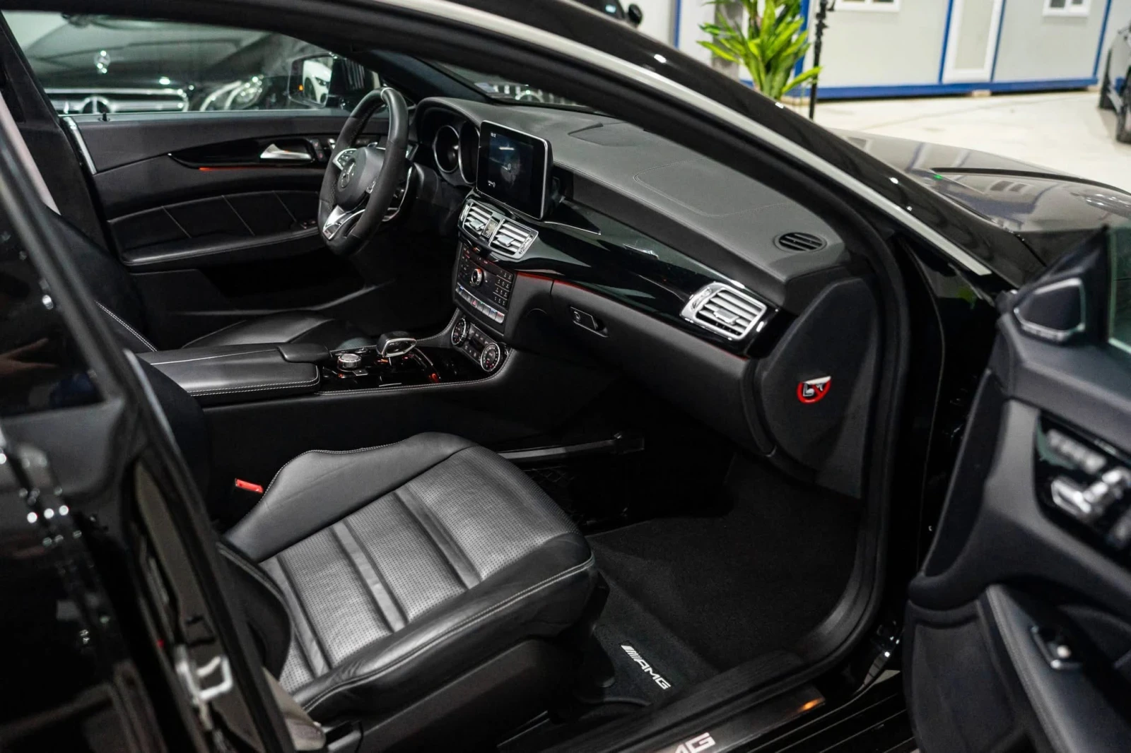 Mercedes-Benz CLS 63 AMG V8 BITURBO FACELIFT DISTRONIC H&K ������ 100% | Mobile.bg � ����������� 13