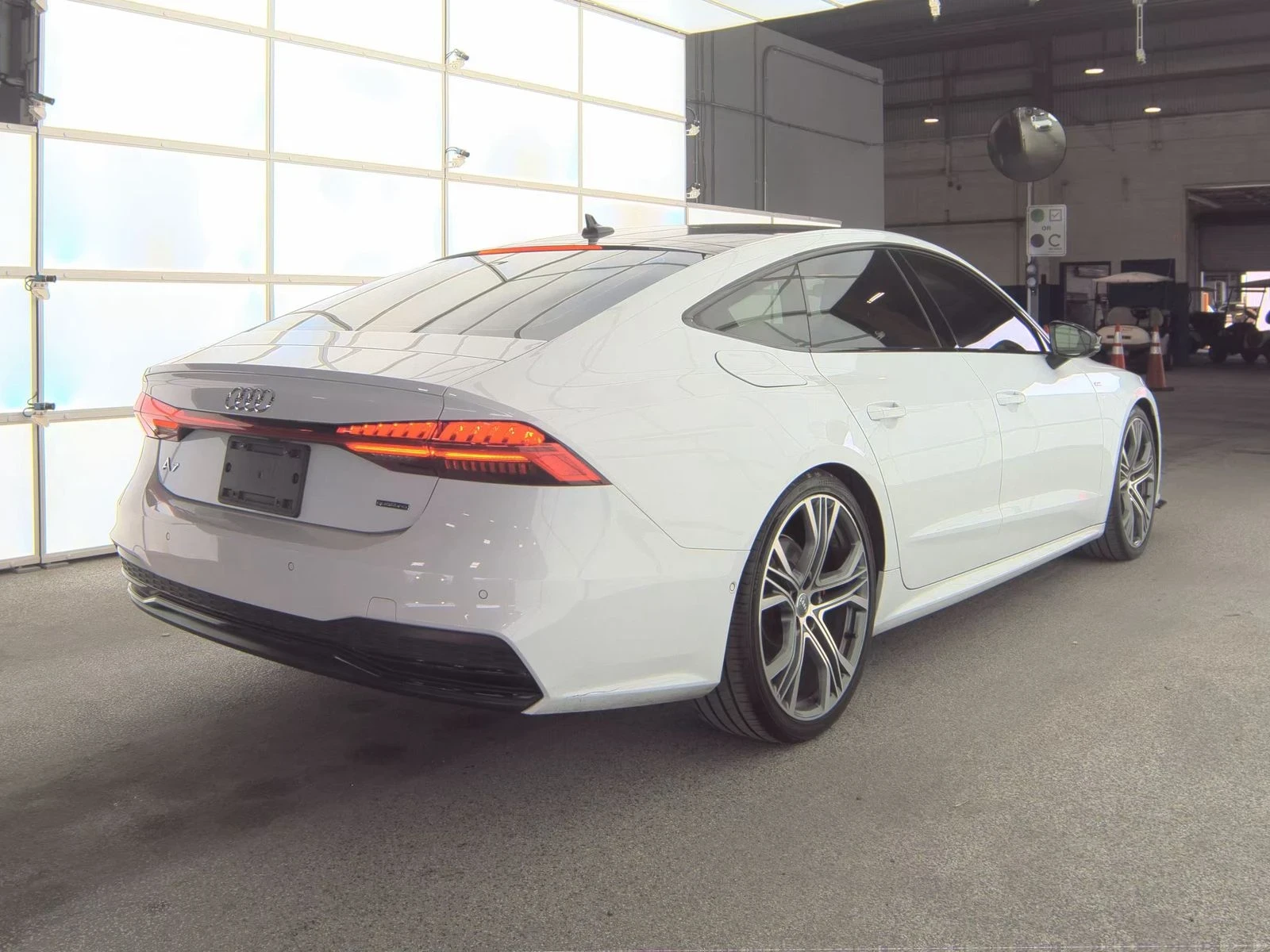 Audi A7 3.0T Prestige - изображение 4