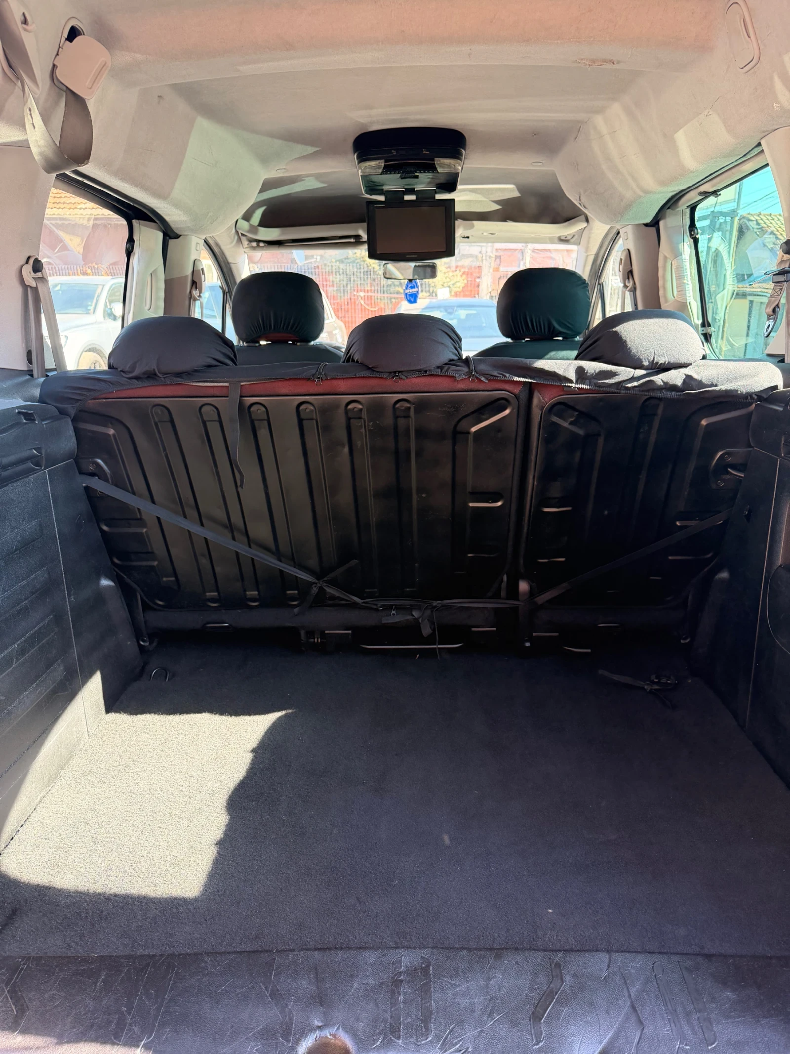 Citroen Berlingo 1.6 HDI, снимка 11 - Автомобили и джипове - 53765859