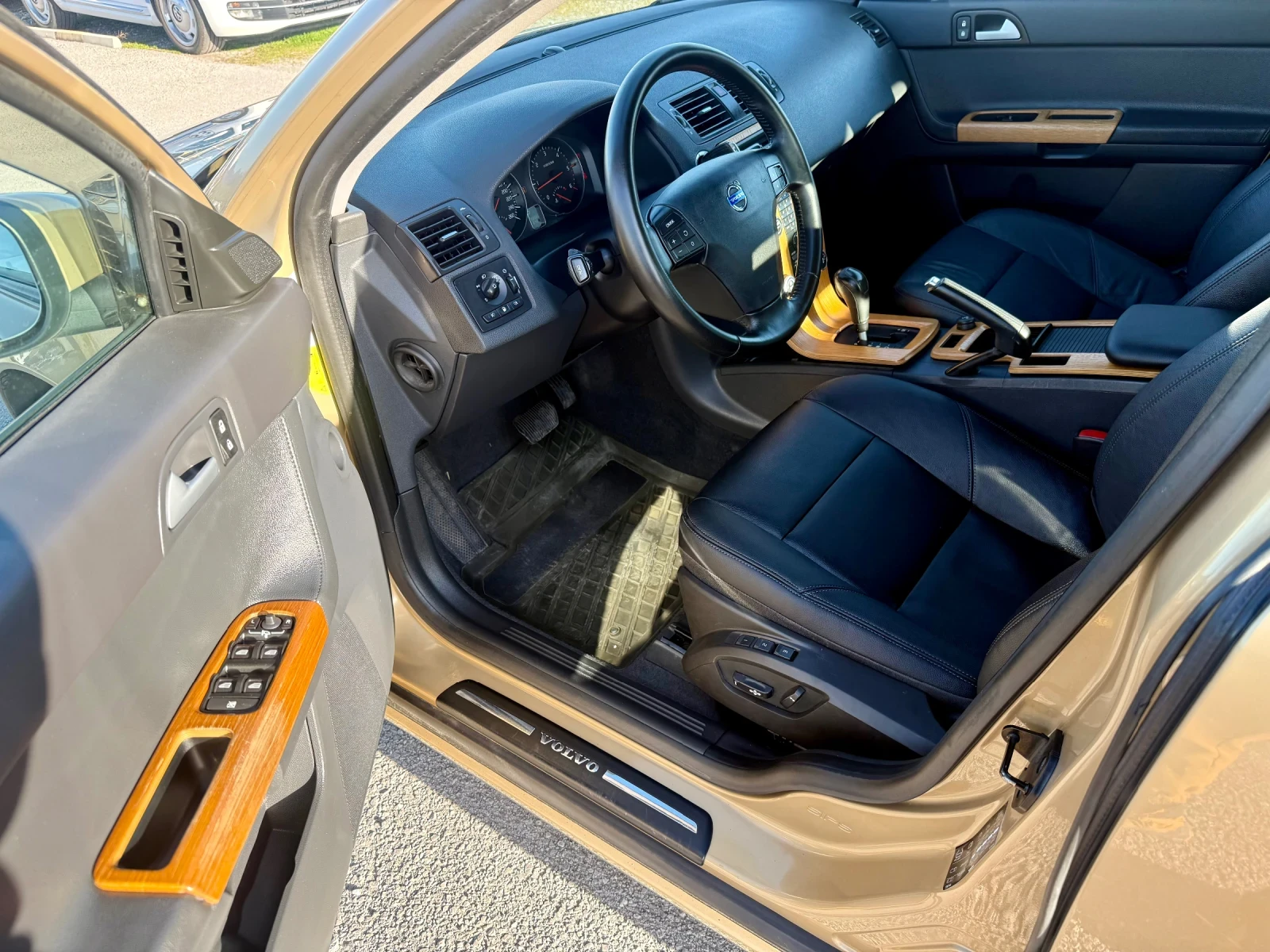 Volvo S40 2.4 D5 Automatic , снимка 11 - Автомобили и джипове - 53804361