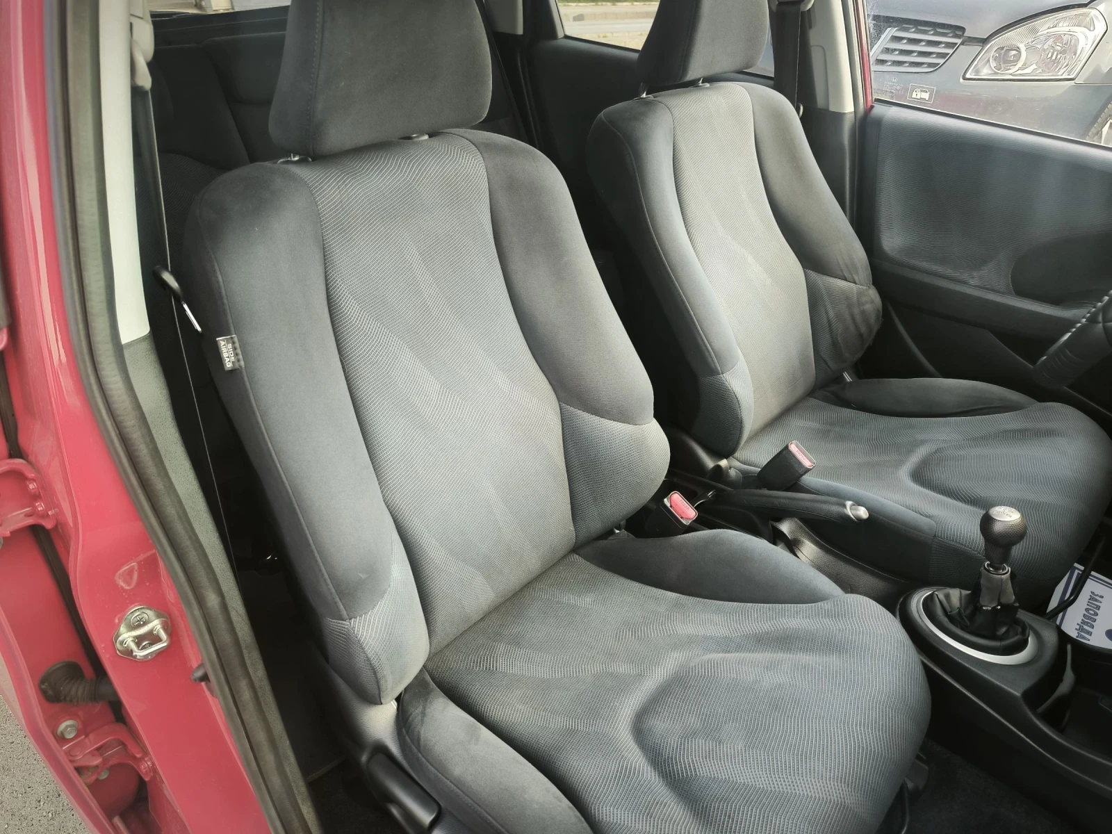 Honda Jazz 1.4i, снимка 8 - Автомобили и джипове - 53863812