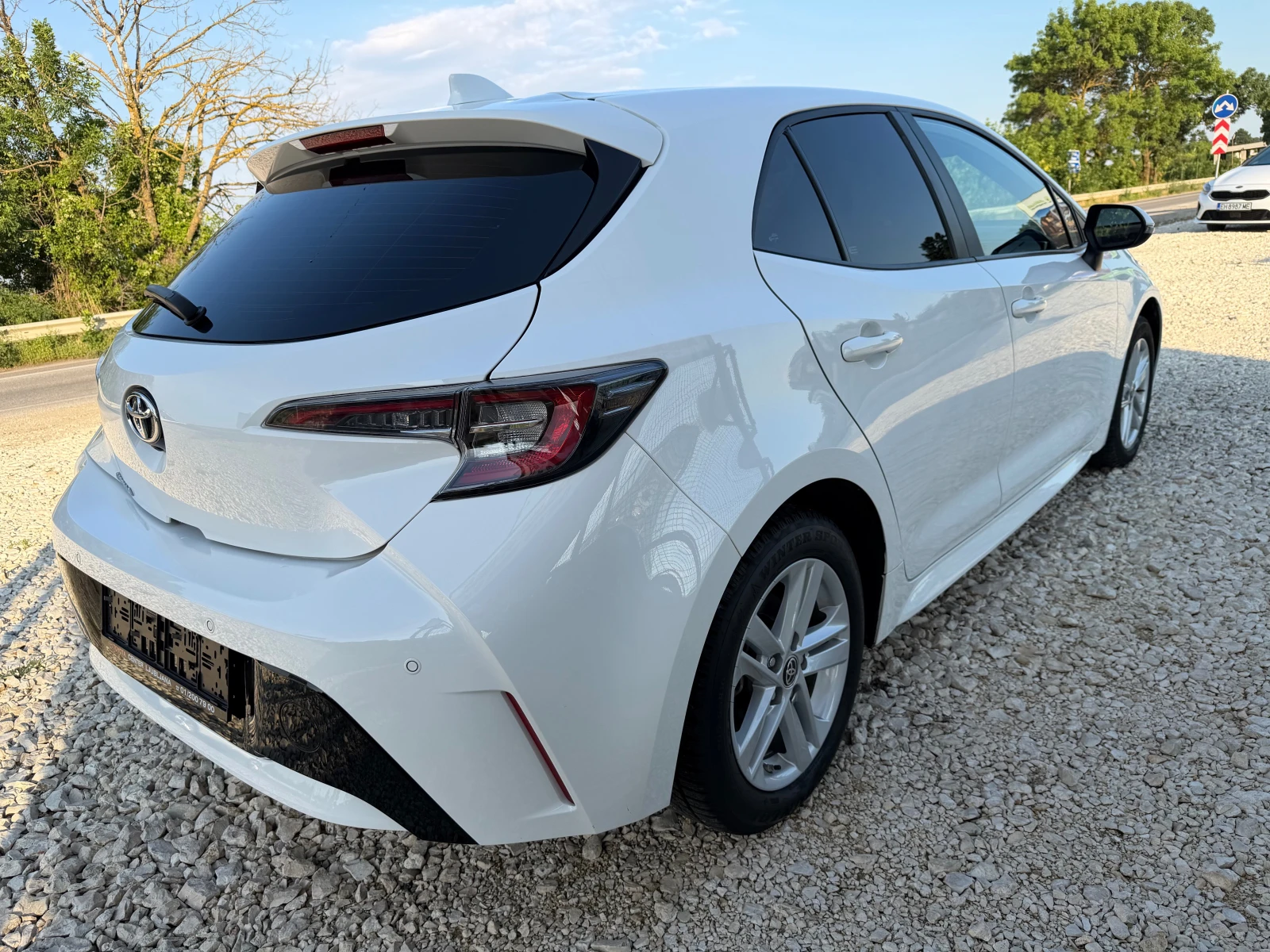 Toyota Corolla 1.2Ti 16v/116p.s-Facelift/Navi-Digital-41560km!!!, снимка 3 - Автомобили и джипове - 54017759