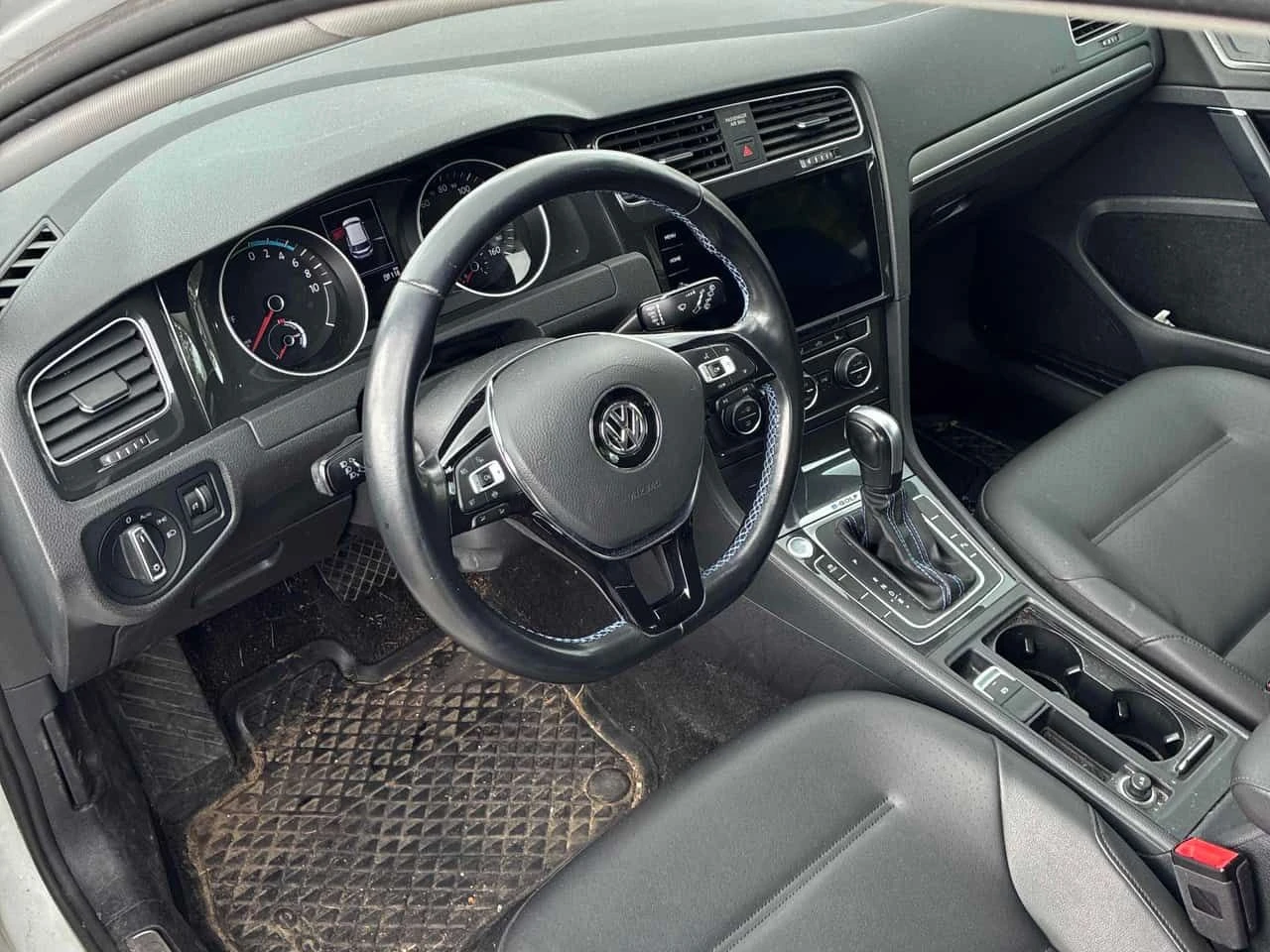 VW Golf * Comfortline * CARFAX * ДВА КЛЮЧА * KEYLESS, снимка 5 - Автомобили и джипове - 54104922