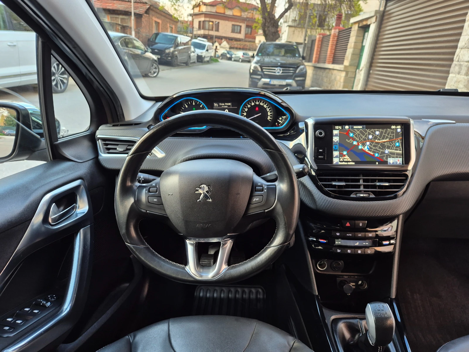 Peugeot 2008 1.6d ALLURE-нави-нов, снимка 16 - Автомобили и джипове - 54152473