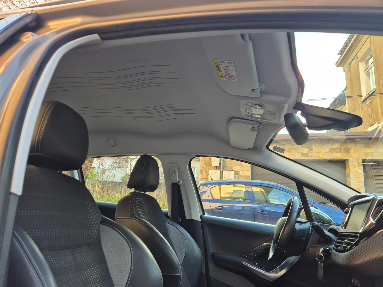 Peugeot 2008 1.6d ALLURE-нави-нов, снимка 14 - Автомобили и джипове - 54152473