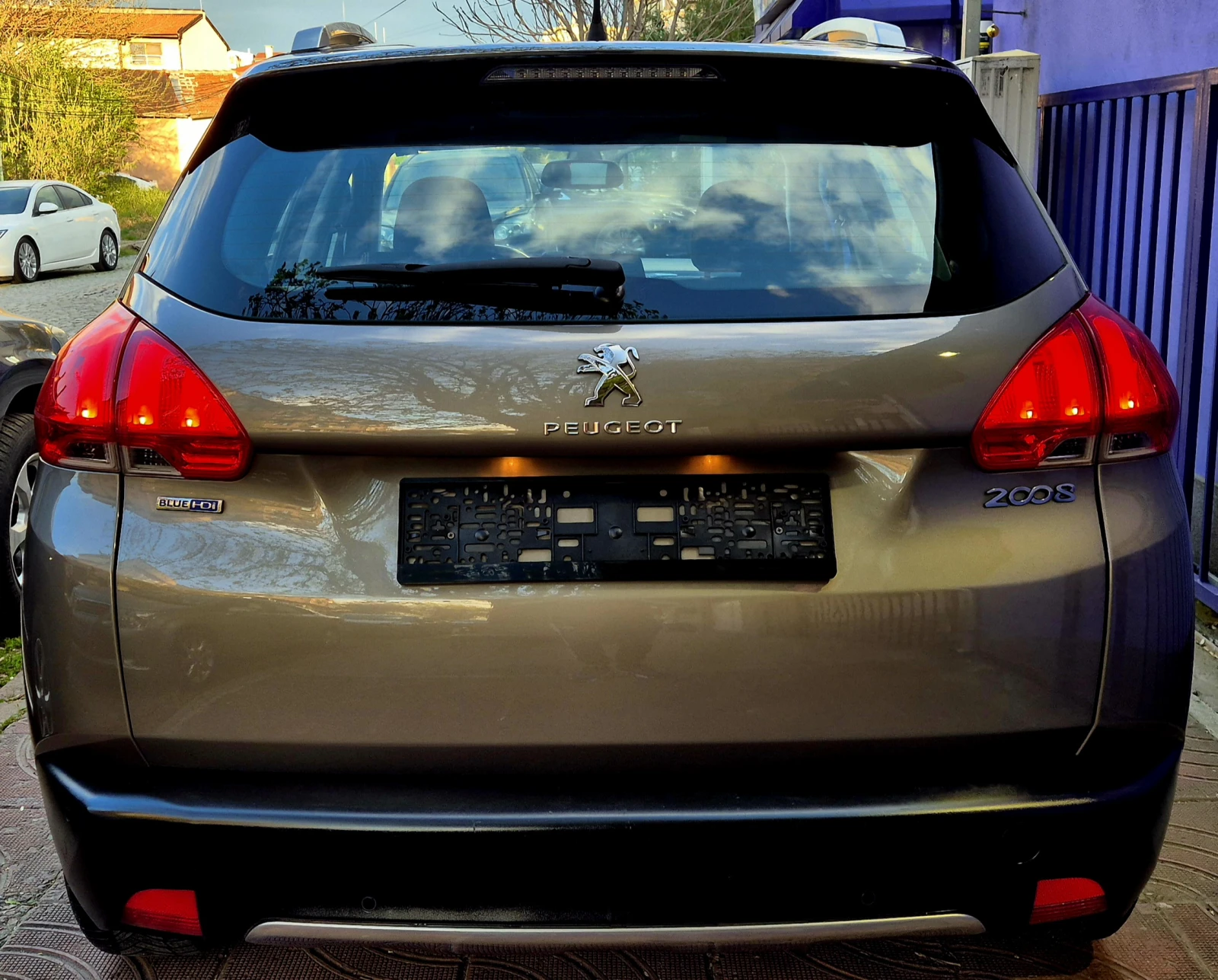 Peugeot 2008 1.6d ALLURE-нави-нов, снимка 8 - Автомобили и джипове - 54152473