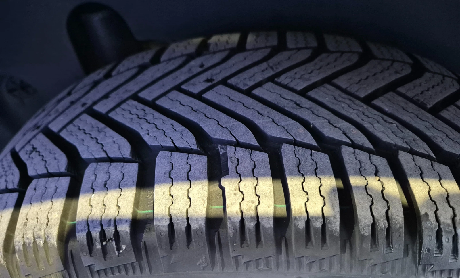 Peugeot 2008 1.6d ALLURE-нави-нов, снимка 17 - Автомобили и джипове - 54152473