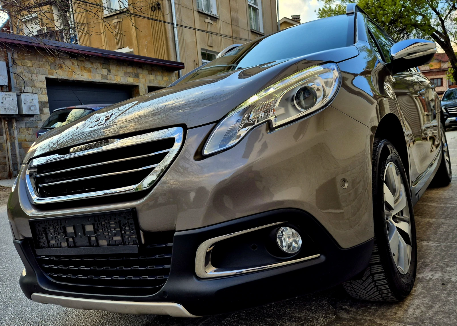 Peugeot 2008 1.6d ALLURE-нави-нов