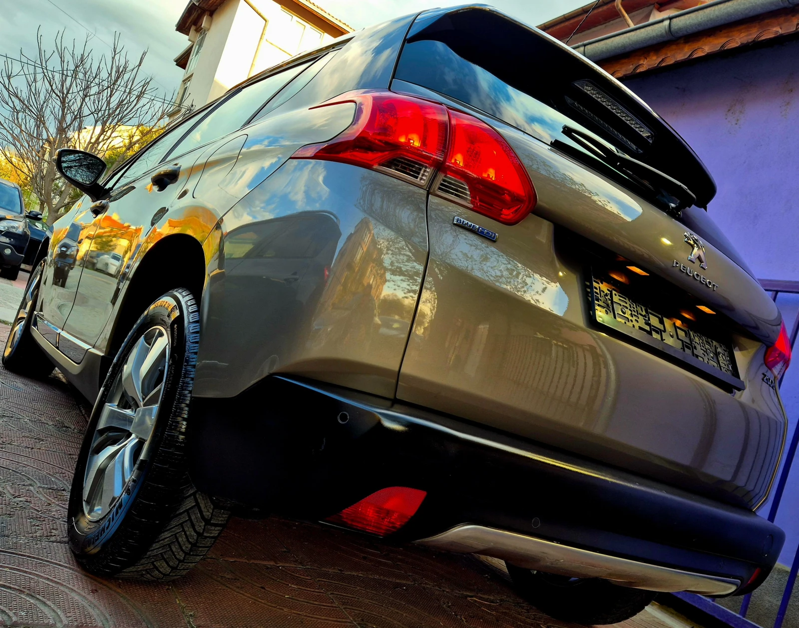 Peugeot 2008 1.6d ALLURE-нави-нов, снимка 6 - Автомобили и джипове - 54152473