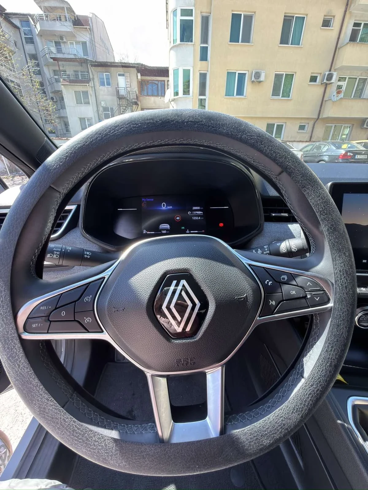 Renault Clio 1.0 TCe 100 LPG, снимка 9 - Автомобили и джипове - 54231694