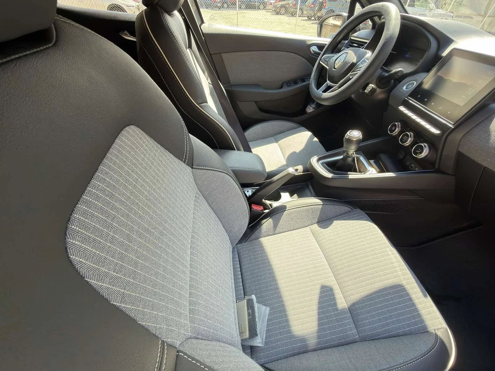 Renault Clio 1.0 TCe 100 LPG, снимка 13 - Автомобили и джипове - 54231694