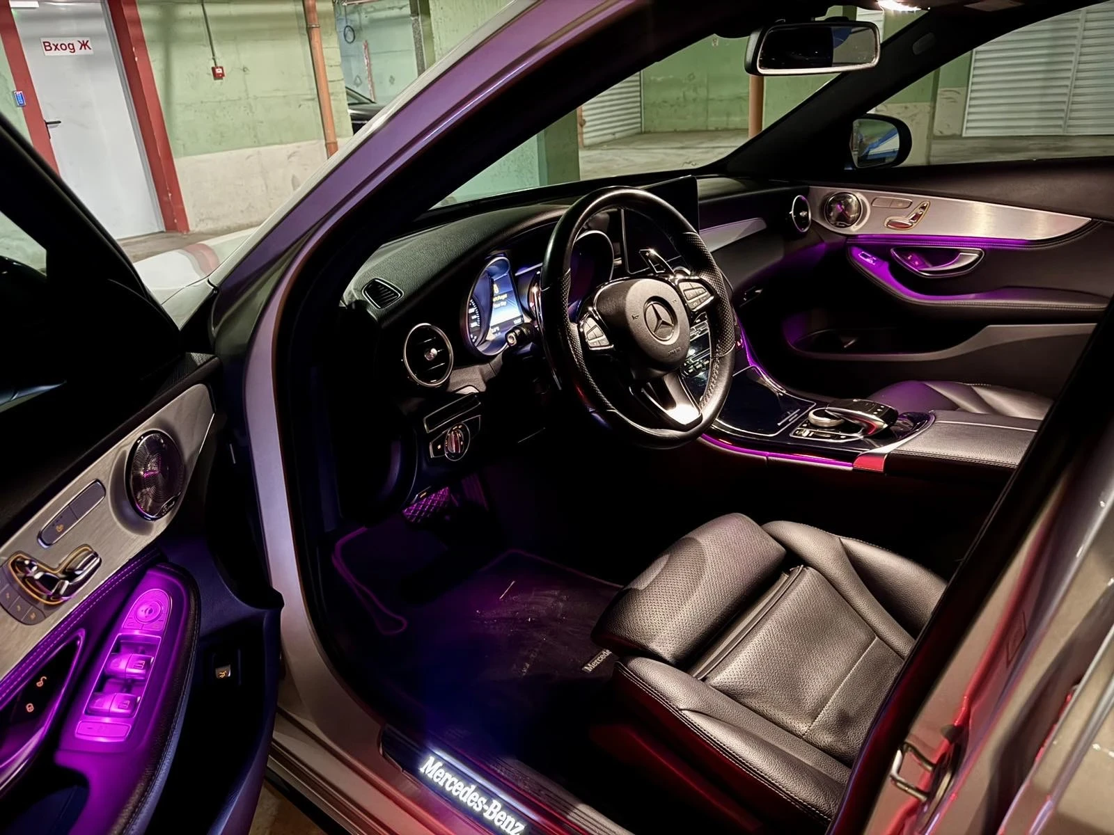 Mercedes-Benz C 300 C300 4matic, снимка 13 - Автомобили и джипове - 54653496
