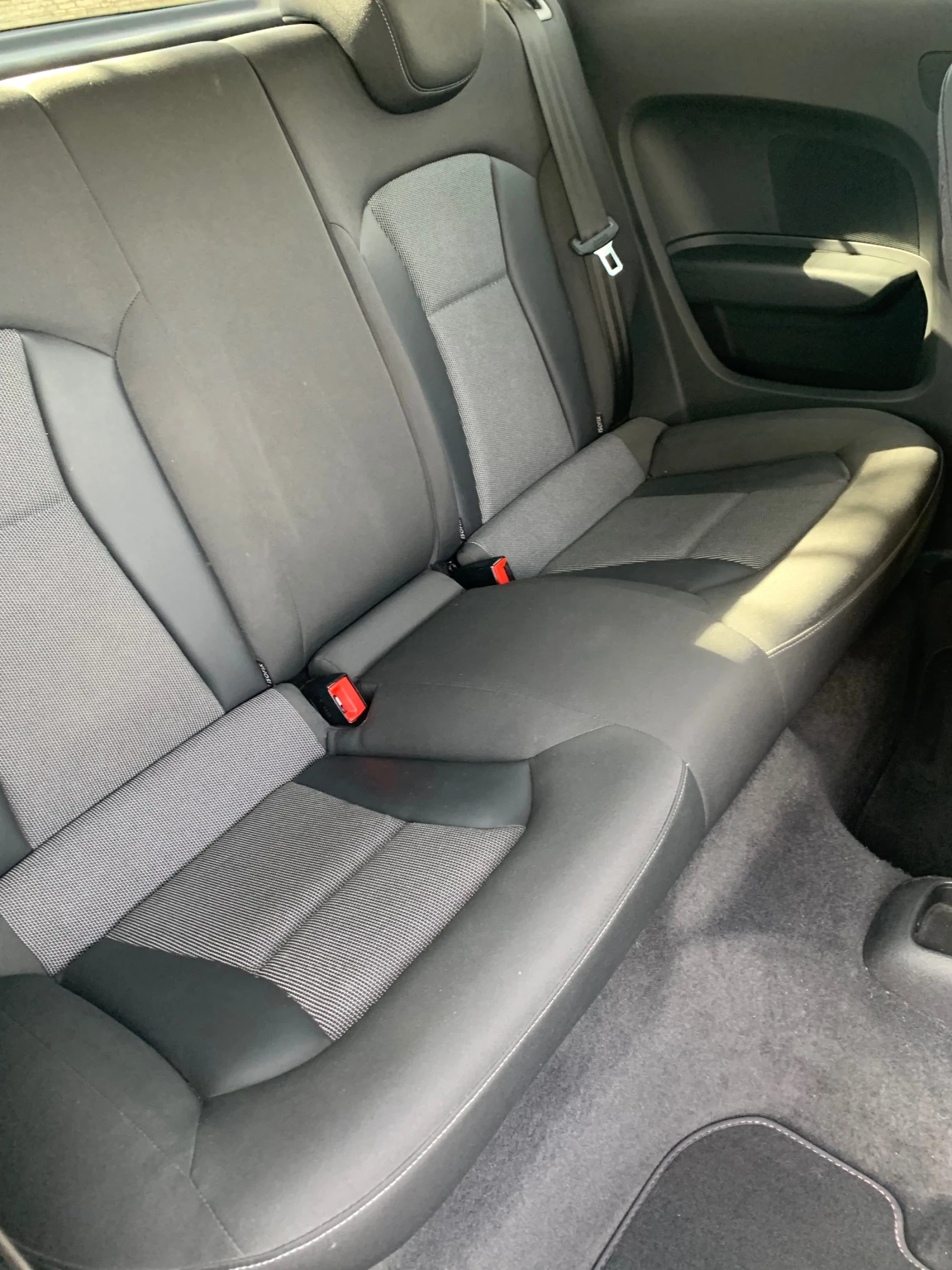 Audi A1 Ambient , снимка 7 - Автомобили и джипове - 54654635