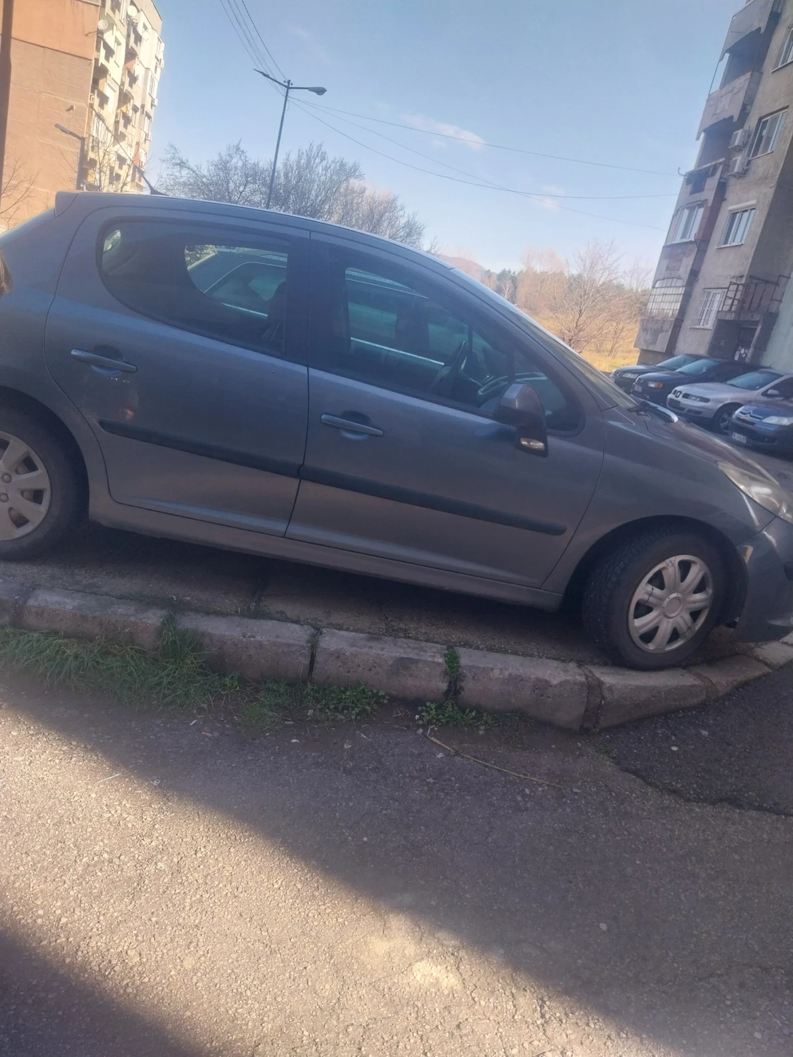 Peugeot 207 1.4 95кс Газ, снимка 3 - Автомобили и джипове - 54671621