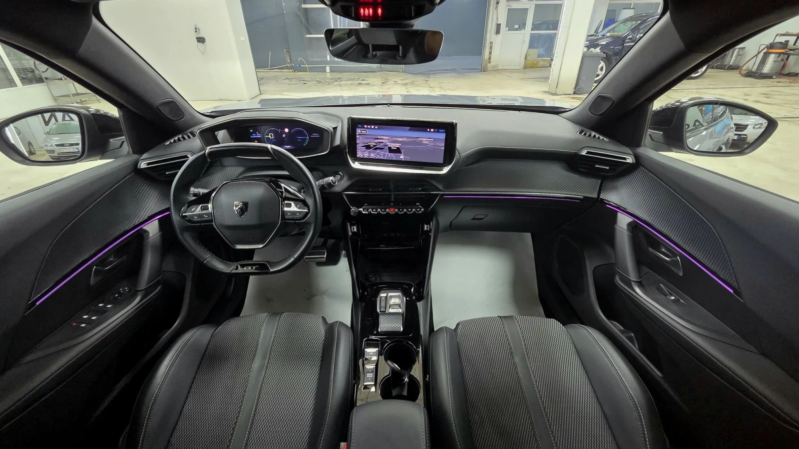 Peugeot 2008 12.2023/GT line/Navi/Camera, снимка 12 - Автомобили и джипове - 54671845