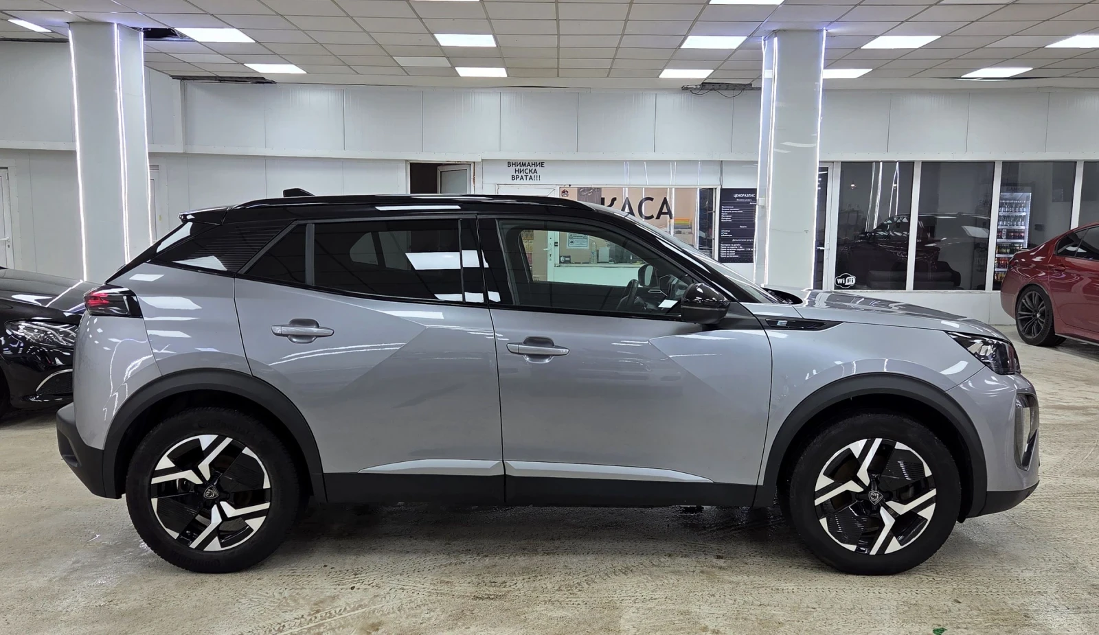 Peugeot 2008 12.2023/GTline/Navi/Camera, снимка 3 - Автомобили и джипове - 54671845