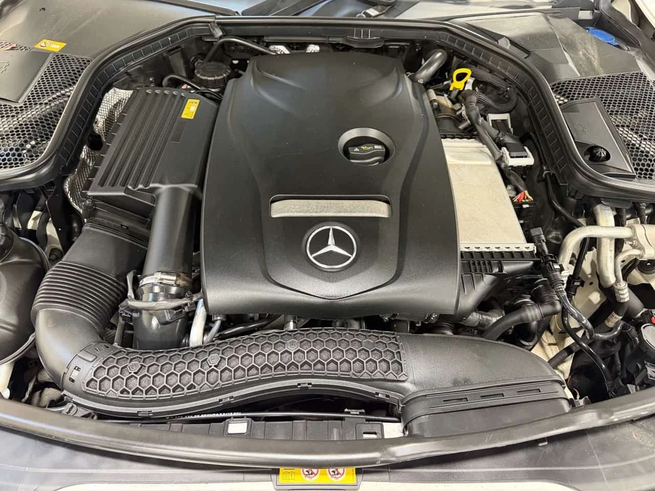 Mercedes-Benz C 300 * 4MATIC AMG PACKAGE BLUETOOTH NAVIGATION * CARFAX, снимка 9 - Автомобили и джипове - 54918527