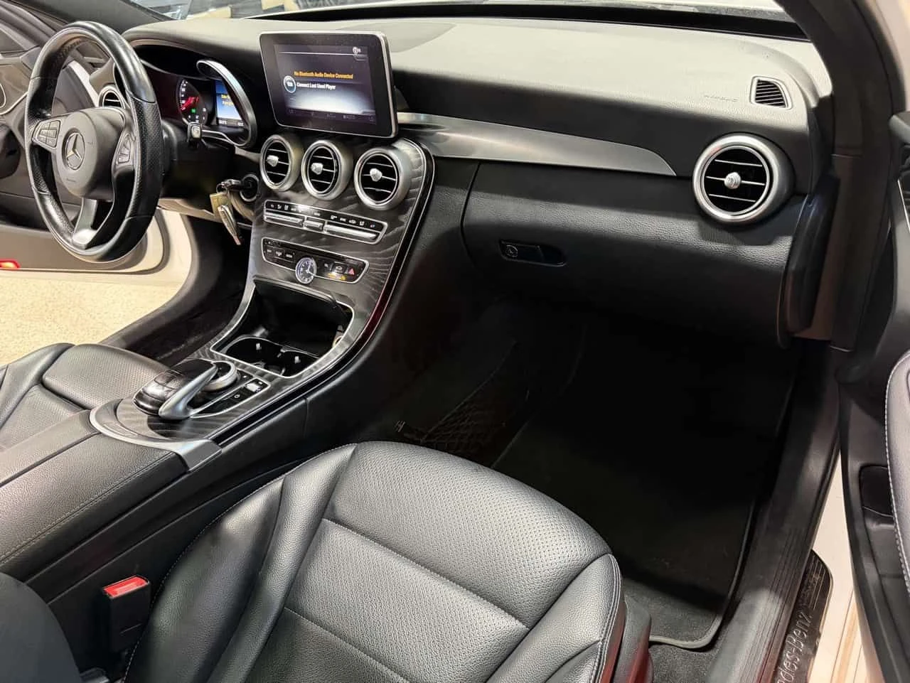 Mercedes-Benz C 300 * 4MATIC AMG PACKAGE BLUETOOTH NAVIGATION * CARFAX, снимка 14 - Автомобили и джипове - 54918527