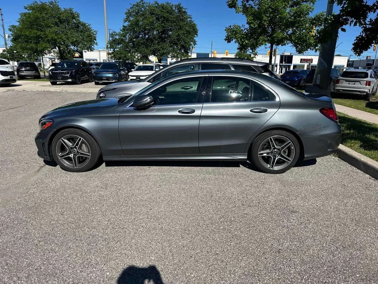 Mercedes-Benz C 300 AMG-LINE| CARFAX | БЕЗ ПЪРВОНАЧАЛНА ВНОСКА, снимка 3 - Автомобили и джипове - 54919525