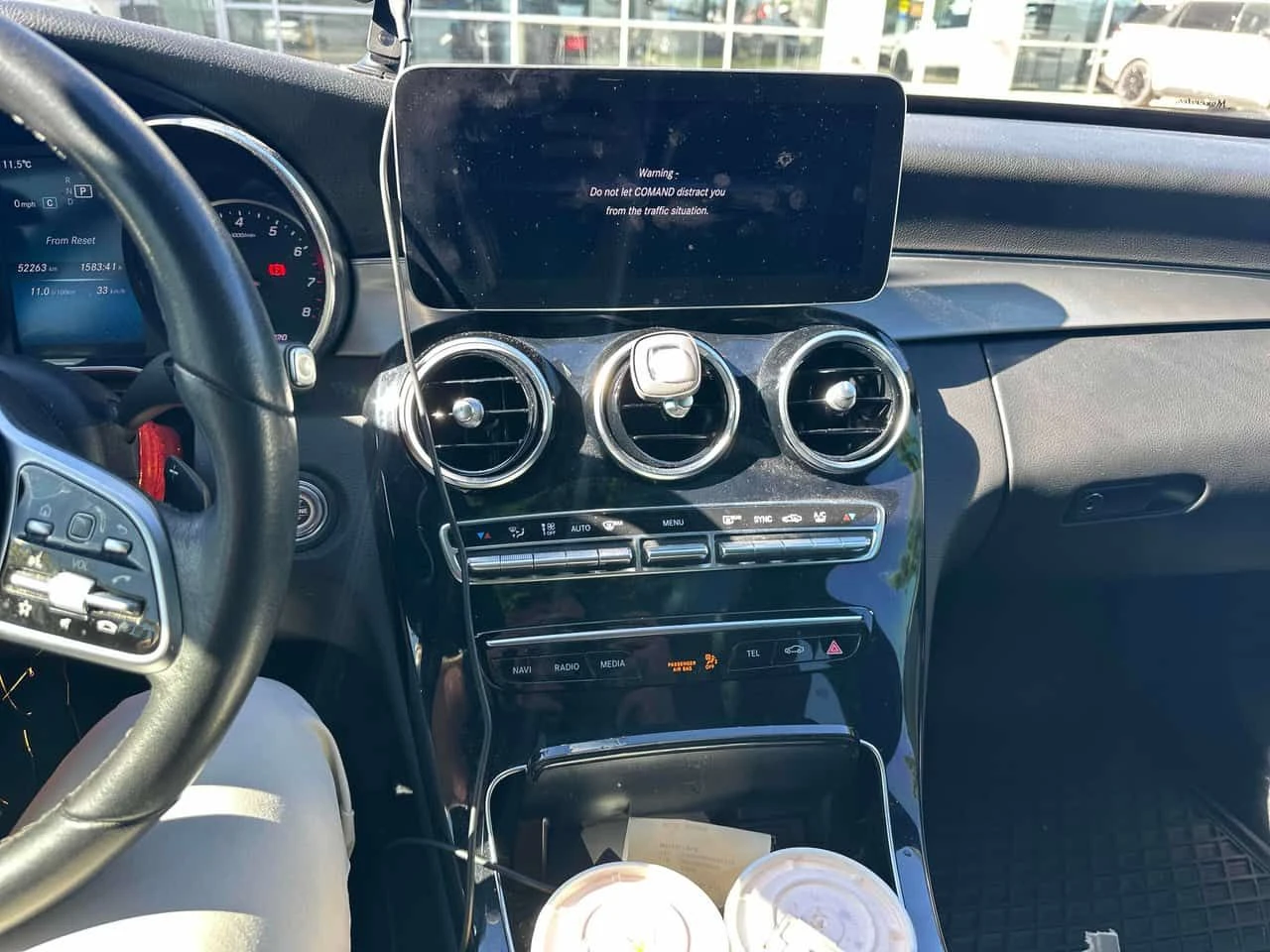 Mercedes-Benz C 300 AMG-LINE| CARFAX | БЕЗ ПЪРВОНАЧАЛНА ВНОСКА, снимка 9 - Автомобили и джипове - 54919525