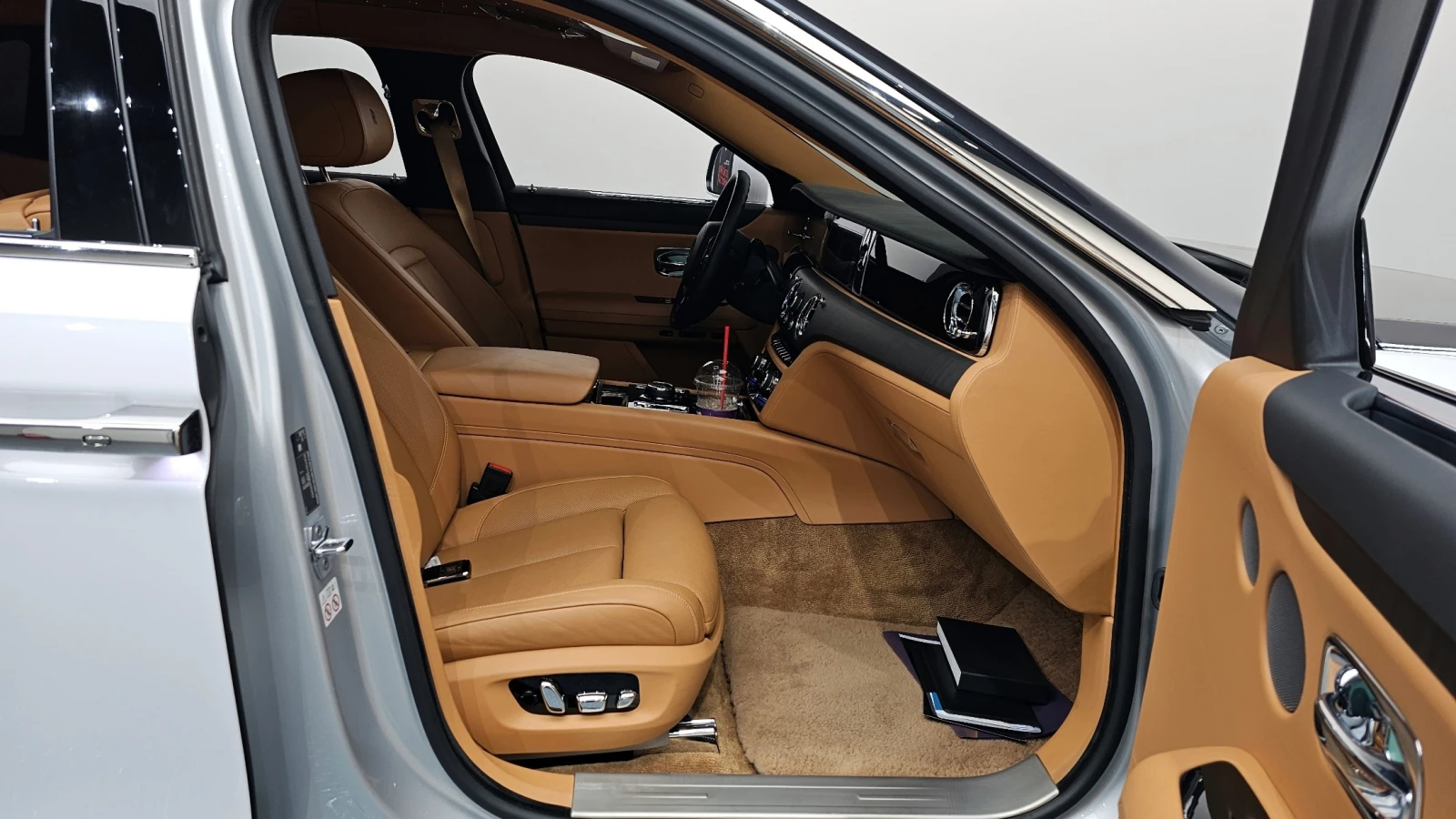 Rolls-Royce Ghost 6.7 EWB V12, снимка 7 - Автомобили и джипове - 55510439