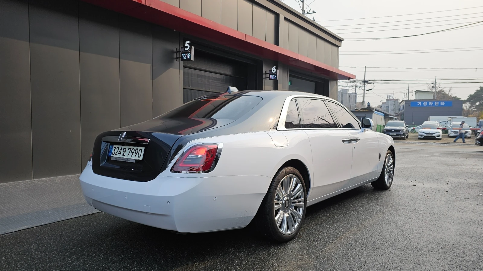 Rolls-Royce Ghost 6.7 EWB V12, снимка 3 - Автомобили и джипове - 55510439