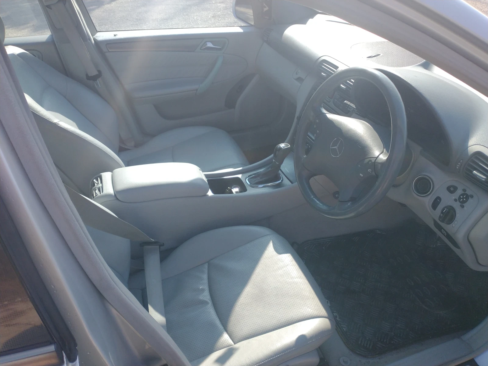 Mercedes-Benz C 200 2.0 compressor, снимка 16 - Автомобили и джипове - 55728068