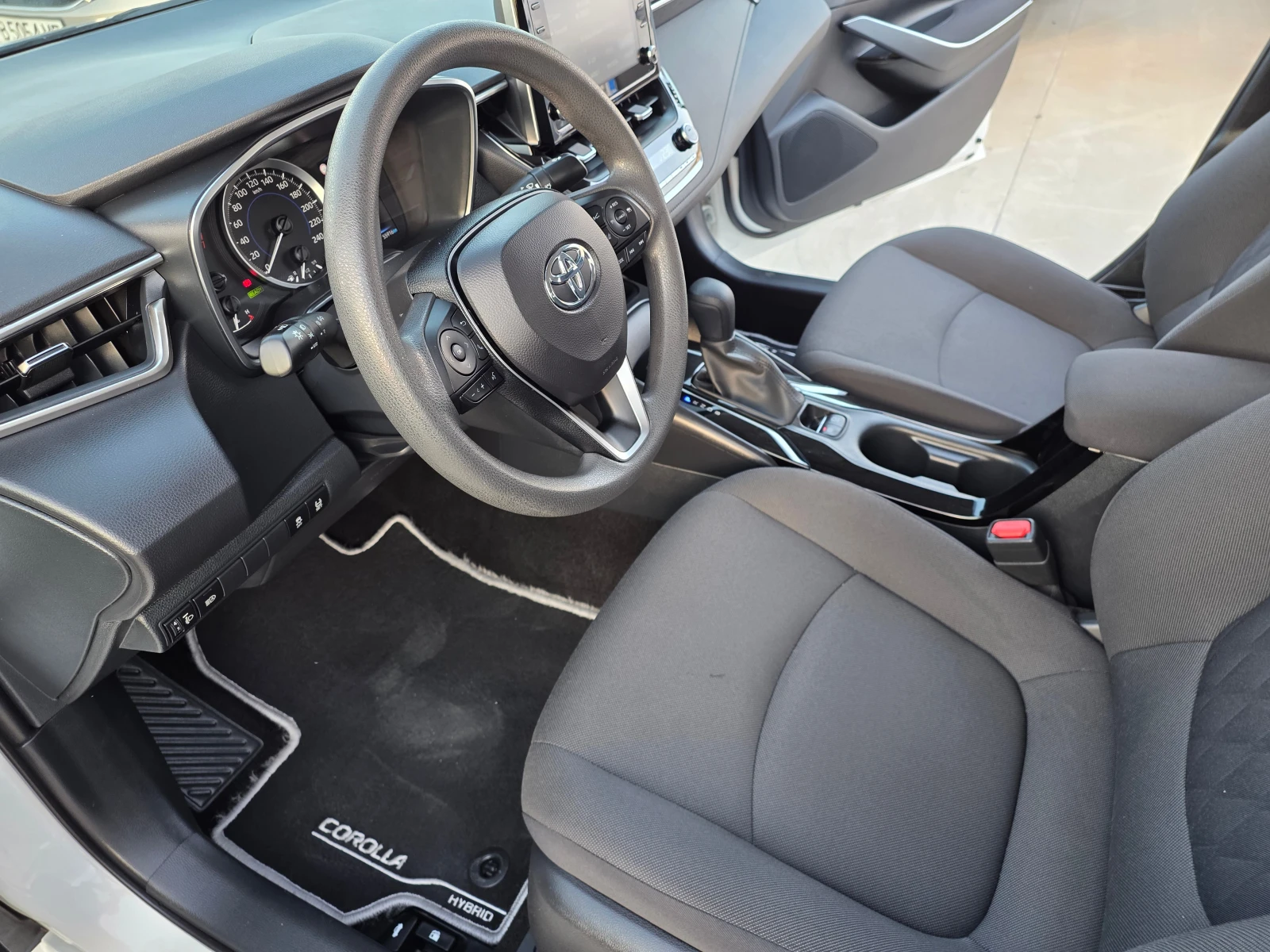 Toyota Corolla  8 HYBRID A/T 122кс, снимка 13 - Автомобили и джипове - 56154284