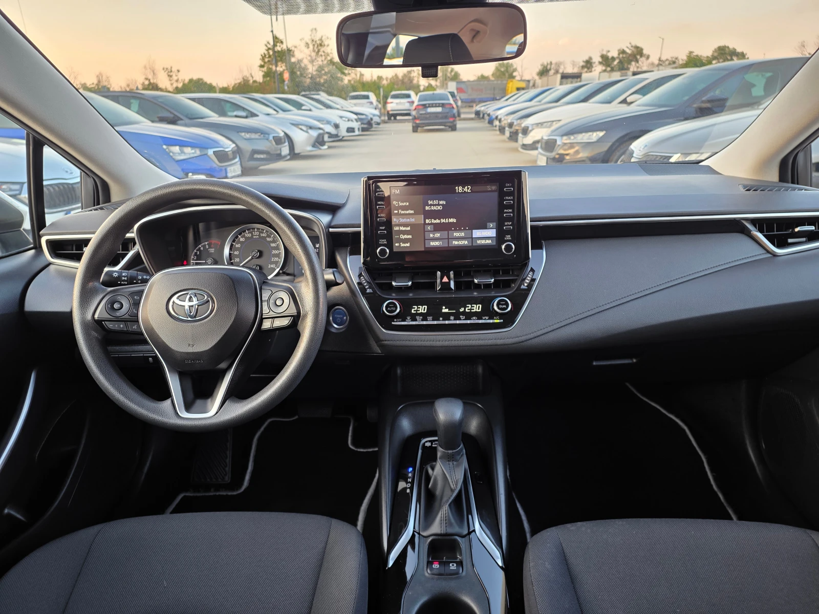 Toyota Corolla  8 HYBRID A/T 122кс, снимка 15 - Автомобили и джипове - 56154284