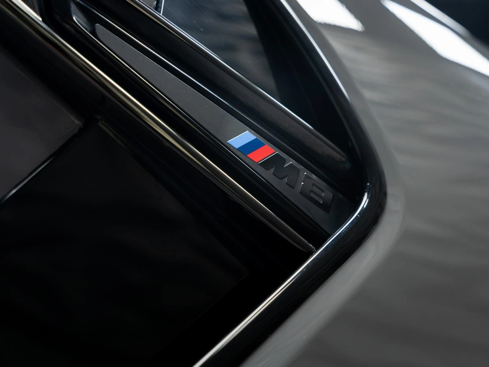 BMW M8 COMPETITION* CARBON* AKRAPOVIC * B&W * HUD* 950HP* | Mobile.bg � ����������� 17