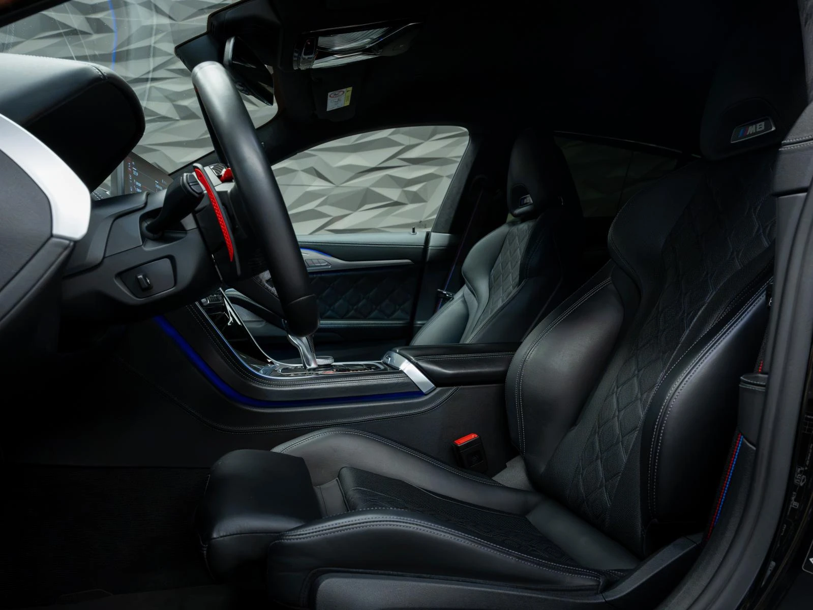 BMW M8 COMPETITION* CARBON* AKRAPOVIC * B&W * HUD* 950HP* | Mobile.bg � ����������� 9