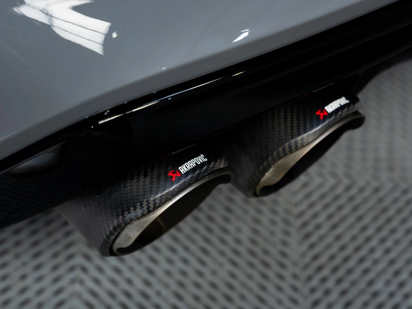 BMW M8 COMPETITION* CARBON* AKRAPOVIC * B&W * HUD* 950HP* | Mobile.bg � ����������� 7