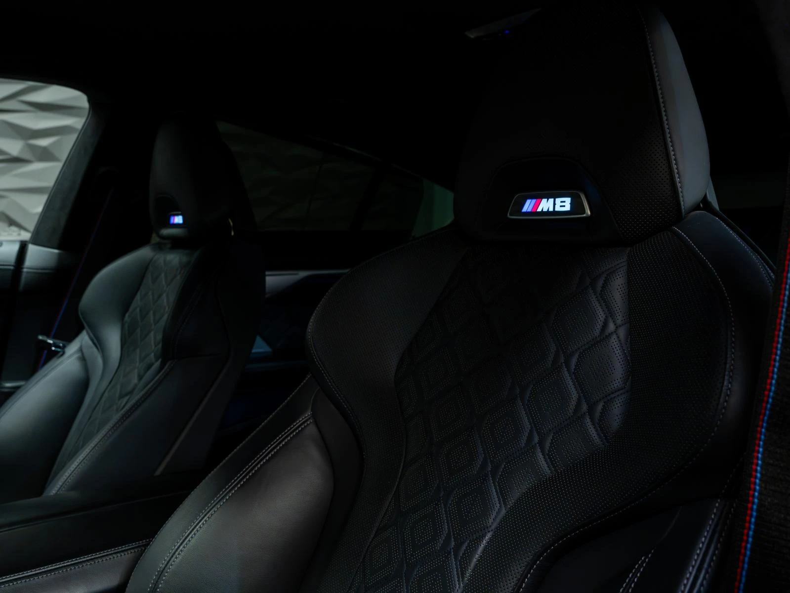 BMW M8 COMPETITION* CARBON* AKRAPOVIC * B&W * HUD* 950HP* | Mobile.bg � ����������� 12