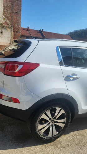 Kia Sportage 2013 - 7900 € / 15451.06 лв. - 36531895 4