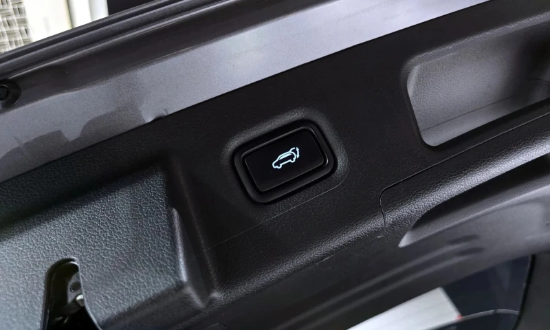 Hyundai Santa fe Diesel 2.2 2Wd Prestige, снимка 16 - Автомобили и джипове - 52624694