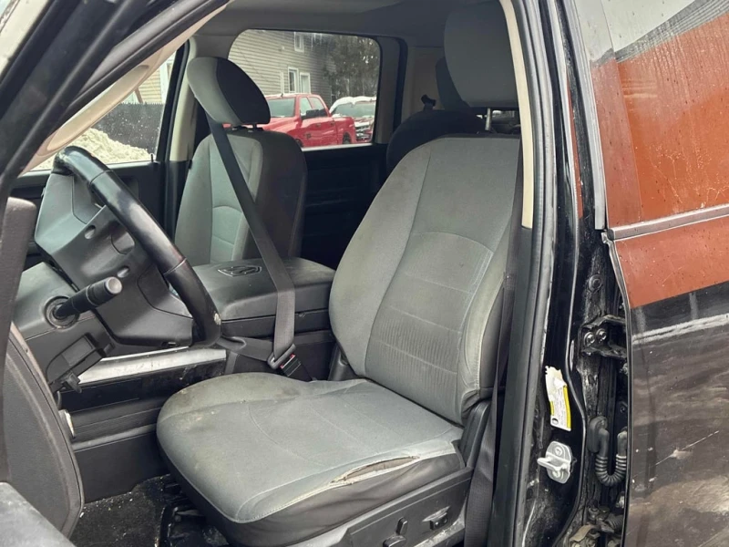 Dodge RAM 1500 * Express * CARFAX * БЕЗ ПЪРВОНАЧАЛНА ВНОСКА, снимка 12 - Автомобили и джипове - 53077003