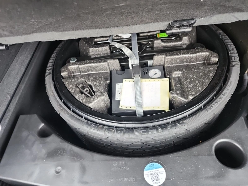 Audi Q8 TECHNIK С РЕГИСТРАЦИЯ & АВТО КРЕДИТ, снимка 6 - Автомобили и джипове - 53386318