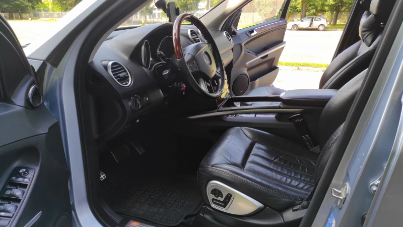 Mercedes-Benz ML 320, снимка 11 - Автомобили и джипове - 53393593
