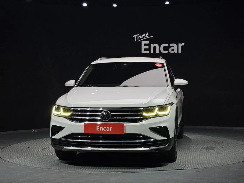 VW Tiguan 2.0 TDI Premium| 140к.с.| ВКЛ.ТЕХНОТЕСТ, снимка 3 - Автомобили и джипове - 55650475