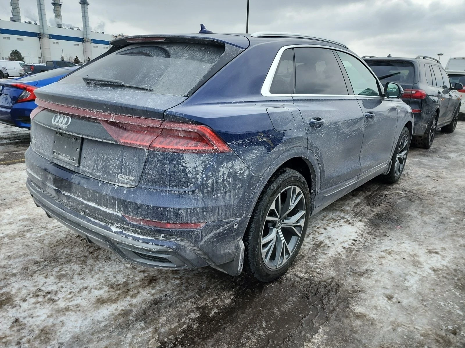 Audi Q8 TECHNIK С РЕГИСТРАЦИЯ & АВТО КРЕДИТ - изображение 3