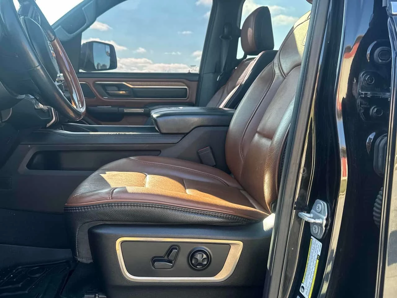 Dodge RAM 1500 Laramie Longhorn/OFF ROAD PACK/���������/��������  | Mobile.bg � ����������� 7