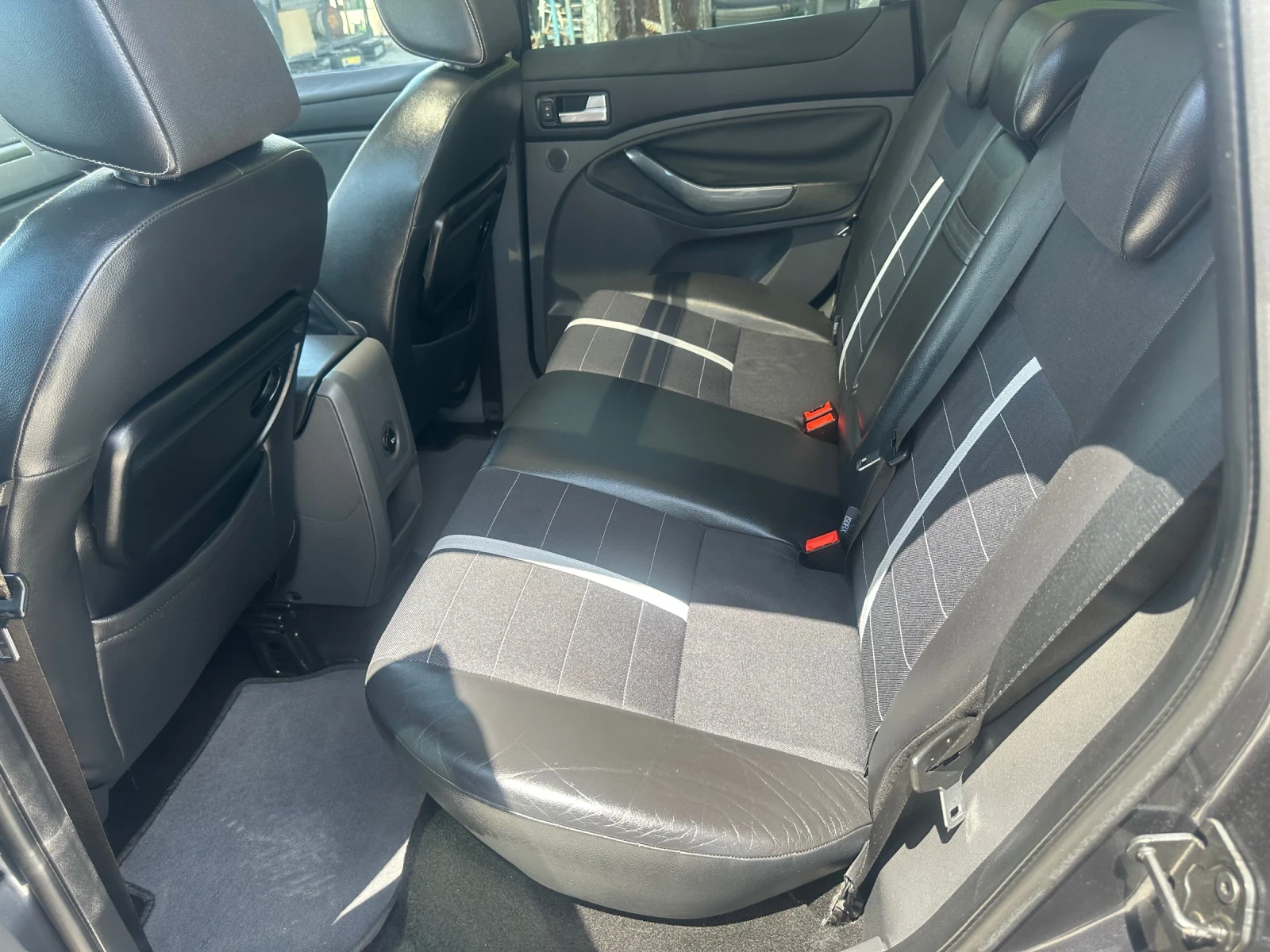 Ford Kuga, снимка 8 - Автомобили и джипове - 54737943