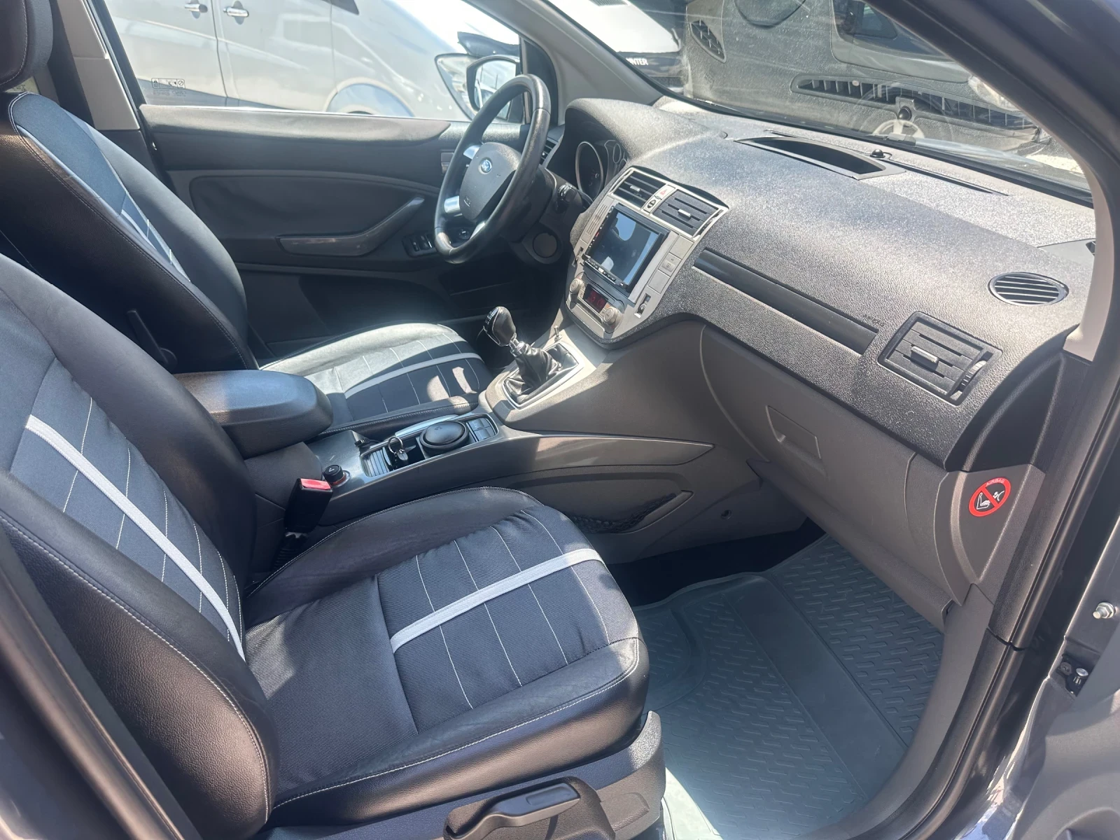 Ford Kuga, снимка 9 - Автомобили и джипове - 54737943