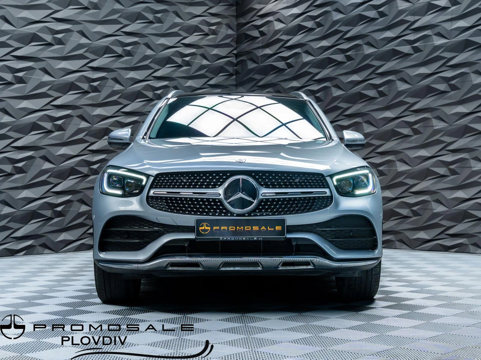 Mercedes-Benz GLC 300 300E* 4MATIC* PANO* CAM* ПОДГРЕВ* , снимка 2 - Автомобили и джипове - 55429244