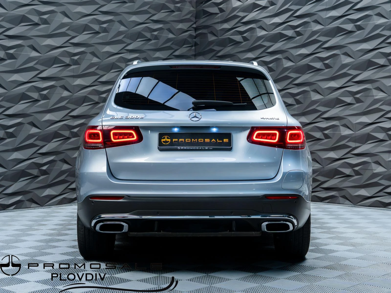 Mercedes-Benz GLC 300 300E* 4MATIC* PANO* CAM* ПОДГРЕВ* , снимка 4 - Автомобили и джипове - 55429244